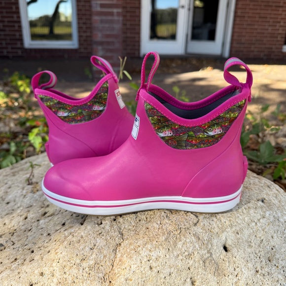 Women's XTRATUF FisheWear Hot Pink Troutrageous Rainbow Deck Boots, 6, Brand New - Picture 7 of 11
